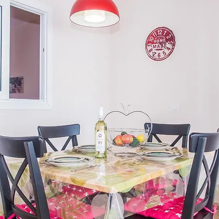 Apartament Claudia Beach Apartment *